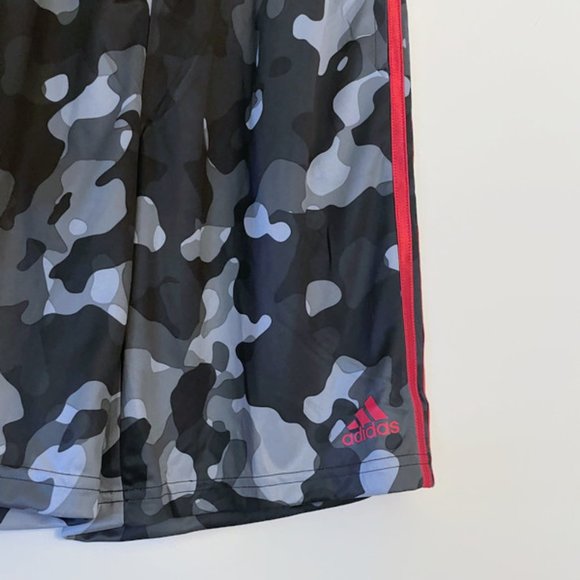 Pull-on red side striped shorts with pockets - Picture 5 of 8